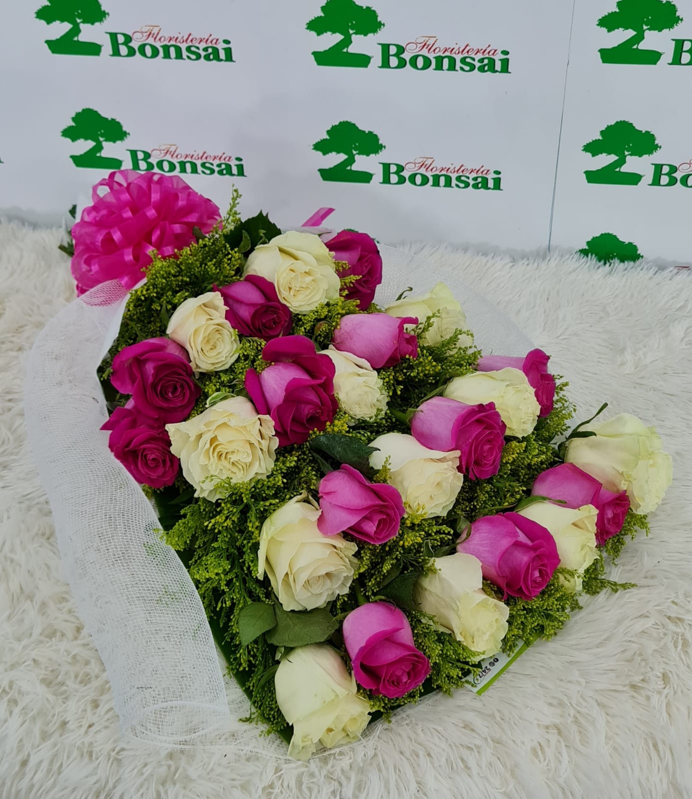 Ramo Rosas Blancas RiB24 - Floristeria Bonsai