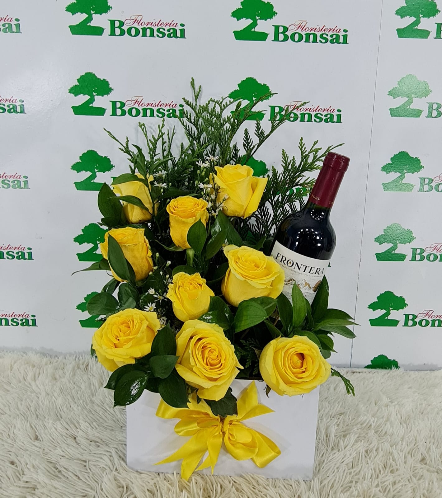 Arreglo Rosas Amarillas AiA9 - Floristeria Bonsai